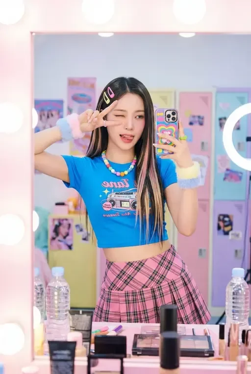 K-Pop Idol Mirror Selfie Aesthetic