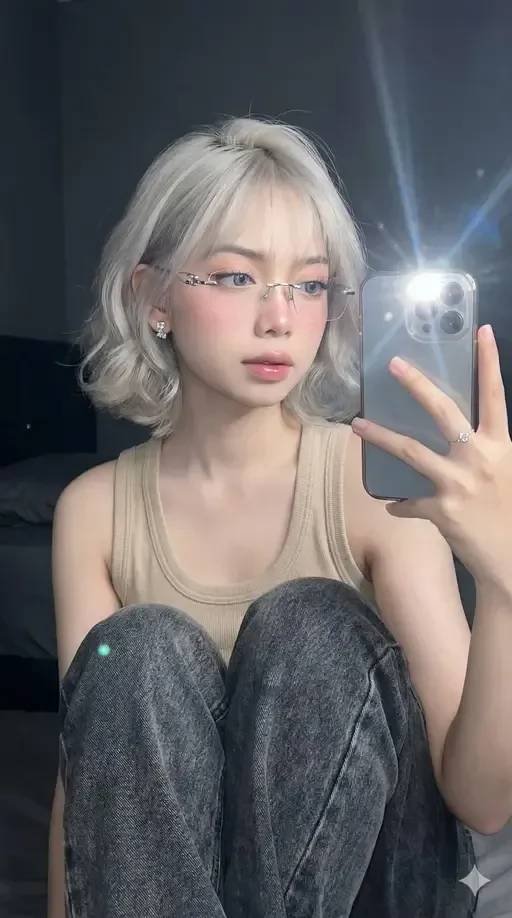 mirror selfie with flash photography